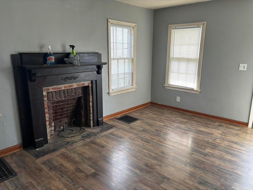 Photo of 490 Helen Street, Columbus, OH 43223 (MLS # 226012774)