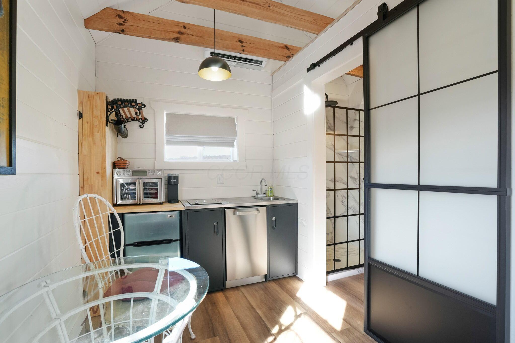 McArthur, Ohio 45651, United States, ,Residential,Active,101813