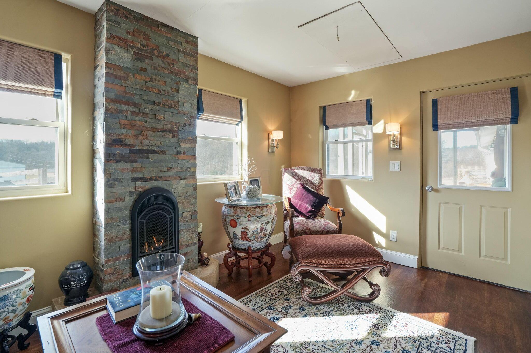 McArthur, Ohio 45651, United States, ,Residential,Active,101813