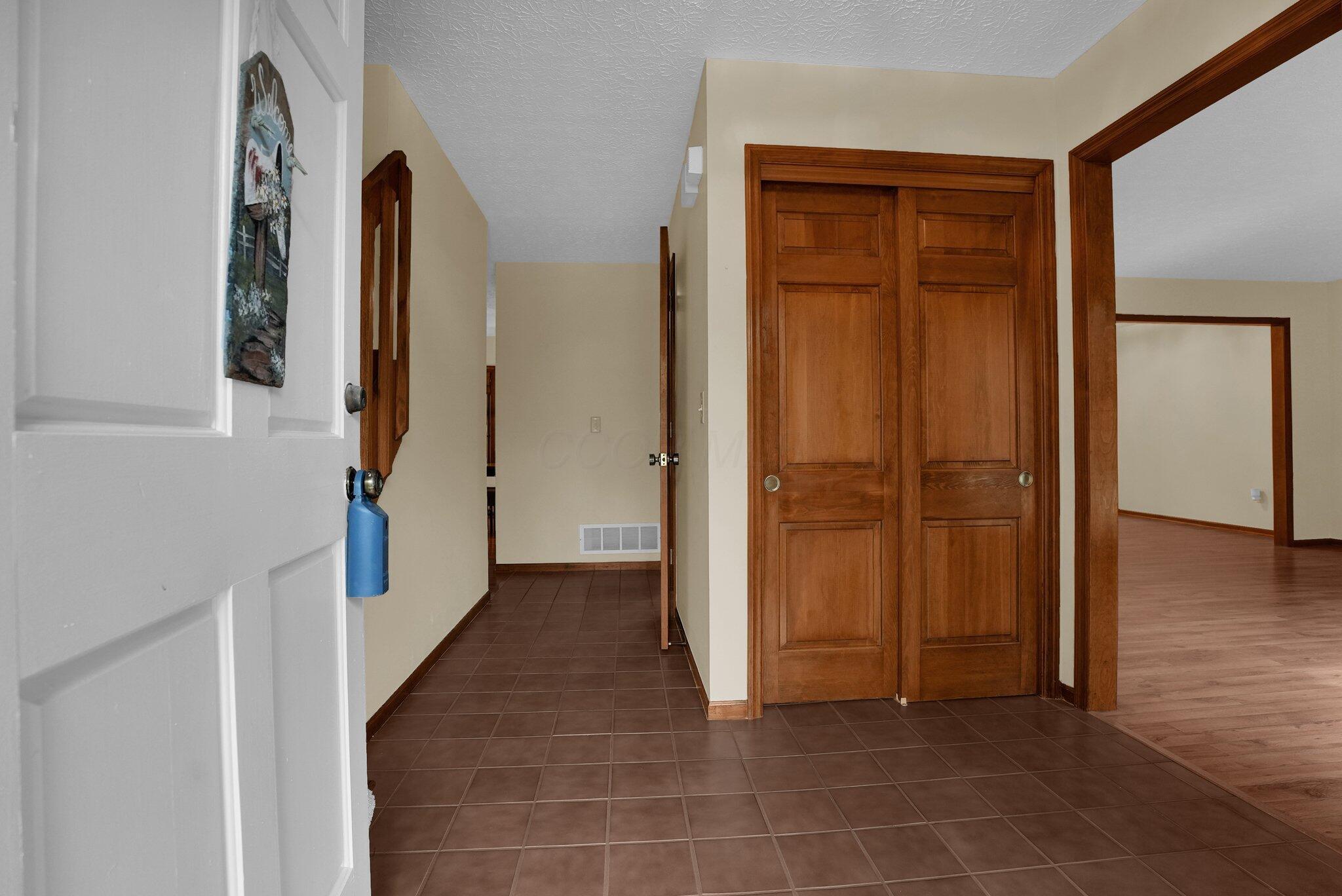 623 Rockbridge Road, Westerville, Ohio image 3