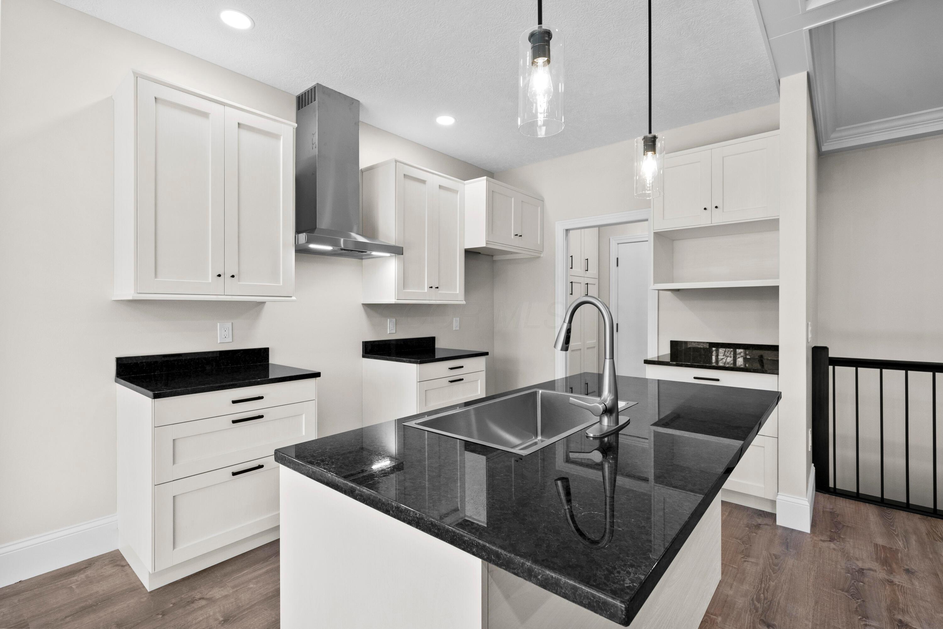 1725 Rippling Brook Drive, Mansfield, Ohio image 16