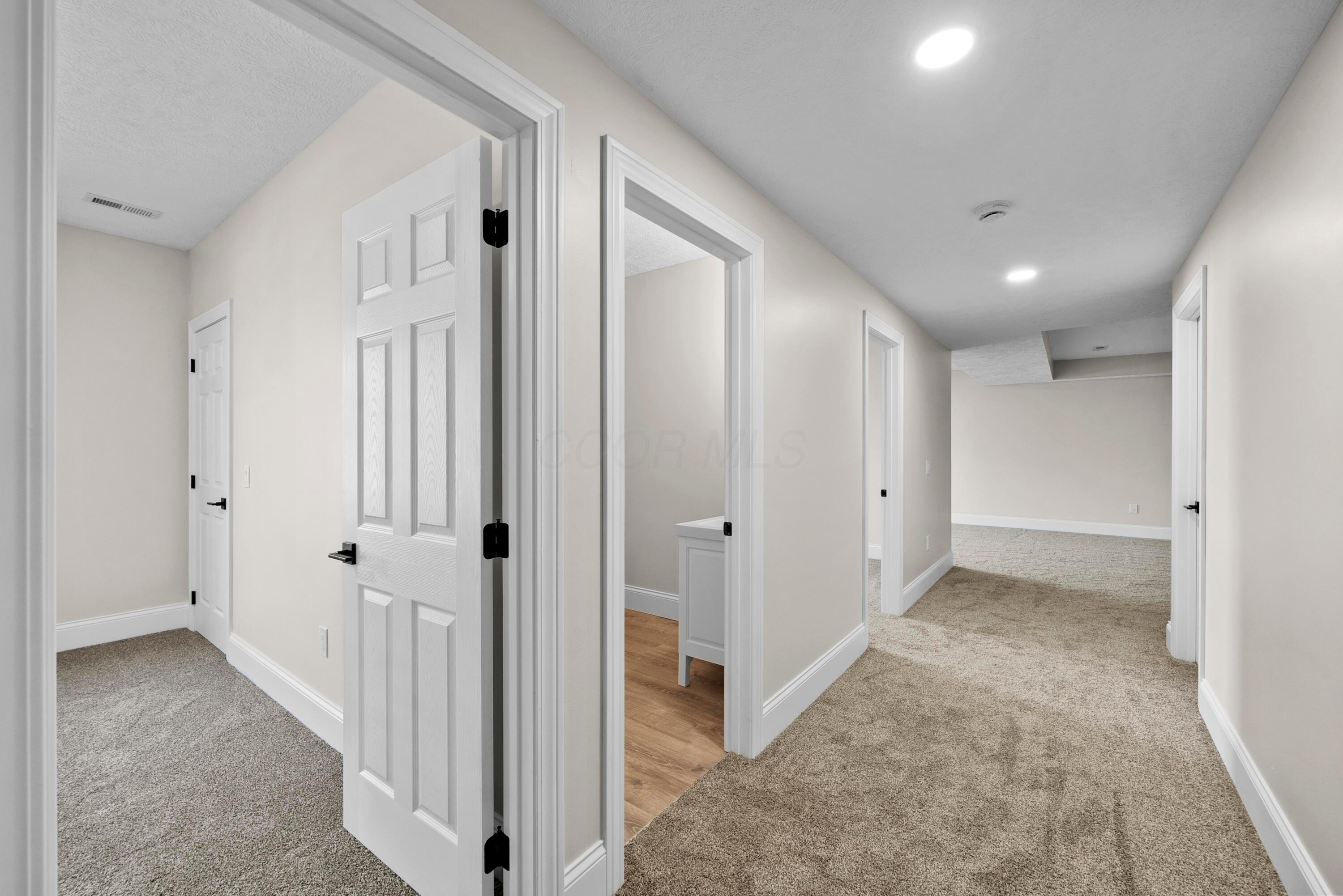 1725 Rippling Brook Drive, Mansfield, Ohio image 38