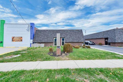 Photo of 444 E Center Street, Marion, OH 43302 (MLS # 225044691)