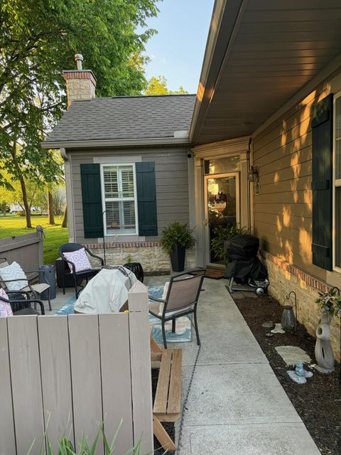 Photo of 4361 Bridgeside Place 20 #20, New Albany, OH 43054 (MLS # 226017124)