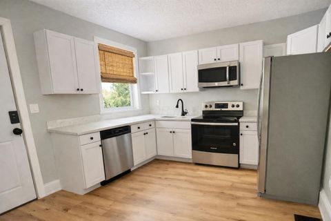 Photo of 630 Stanley Avenue, Columbus, OH 43206 (MLS # 226004267)