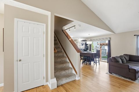 Tiny photo for 3834 Highland Bluff Drive, Groveport, OH 43125 (MLS # 226013905)