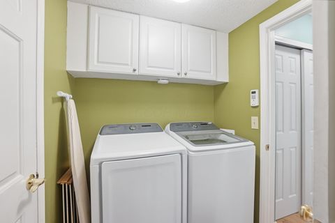 Tiny photo for 3834 Highland Bluff Drive, Groveport, OH 43125 (MLS # 226013905)