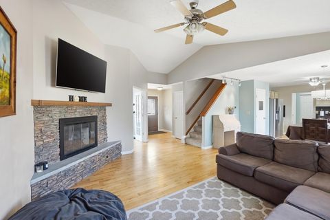 Tiny photo for 3834 Highland Bluff Drive, Groveport, OH 43125 (MLS # 226013905)
