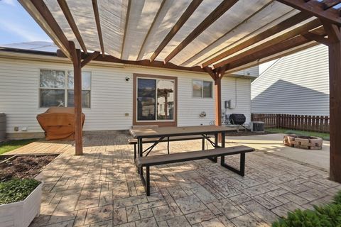 Tiny photo for 3834 Highland Bluff Drive, Groveport, OH 43125 (MLS # 226013905)