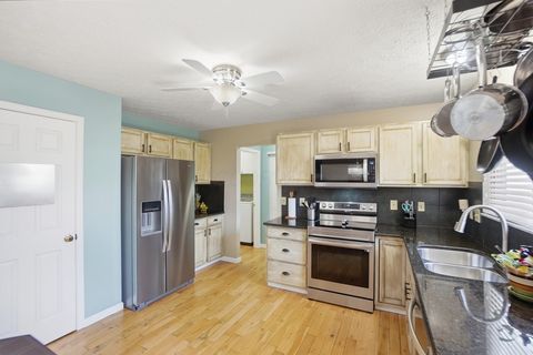 Tiny photo for 3834 Highland Bluff Drive, Groveport, OH 43125 (MLS # 226013905)