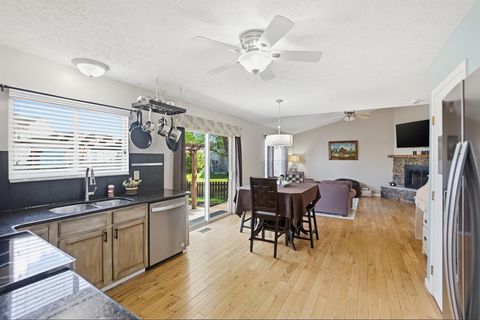 Tiny photo for 3834 Highland Bluff Drive, Groveport, OH 43125 (MLS # 226013905)