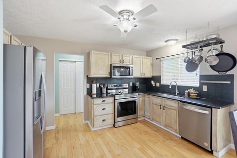 Tiny photo for 3834 Highland Bluff Drive, Groveport, OH 43125 (MLS # 226013905)