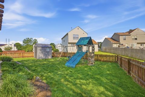 Tiny photo for 3834 Highland Bluff Drive, Groveport, OH 43125 (MLS # 226013905)