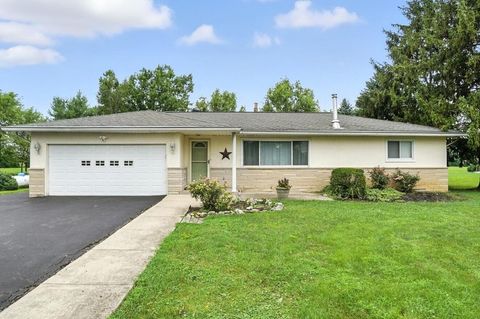 Photo of 4386 Big Run South Road, Grove City, OH 43123 (MLS # 225027219)