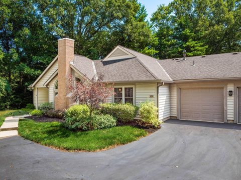 Photo of 434 Hidden Ravines Drive, Powell, OH 43065 (MLS # 226011998)