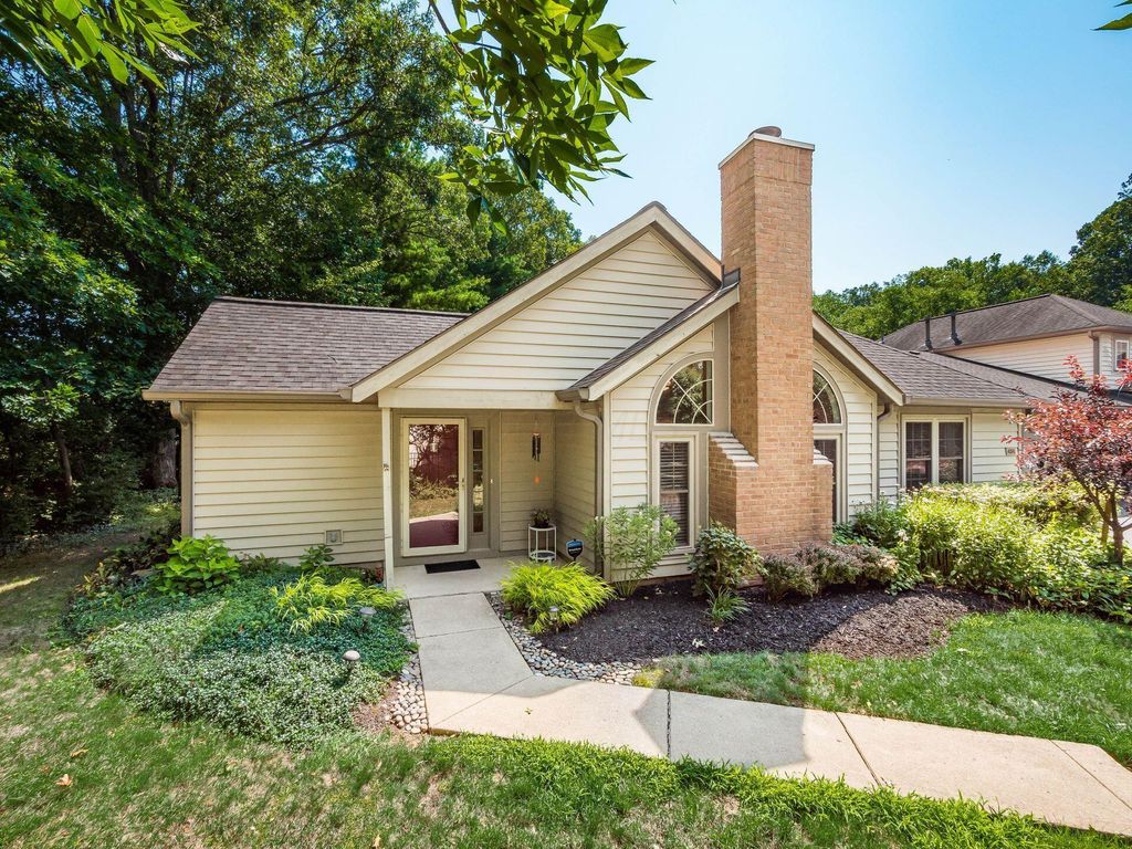 Photo of 434 Hidden Ravines Drive, Powell, OH 43065 (MLS # 226011998)
