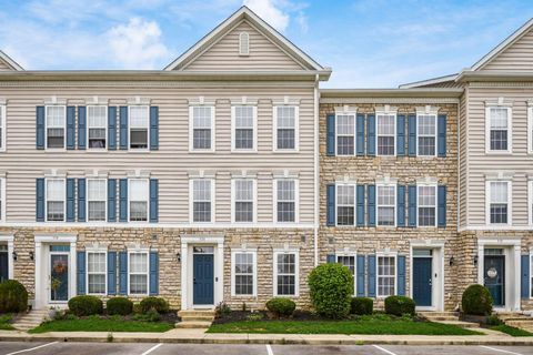 Photo of 326 Silver Maple Drive, Blacklick, OH 43004 (MLS # 225038971)