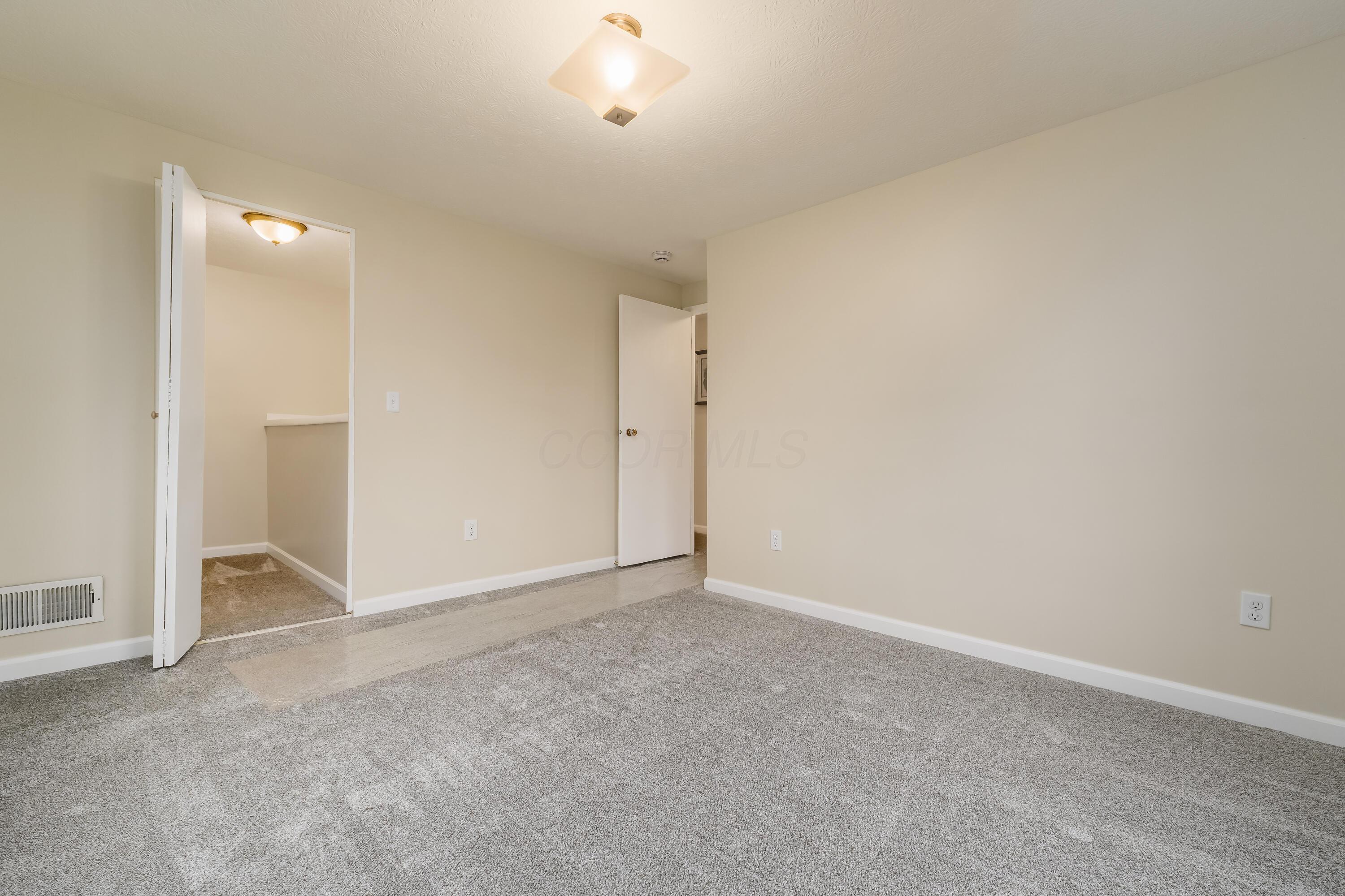 1419 Hentz Drive, Reynoldsburg, Ohio image 32