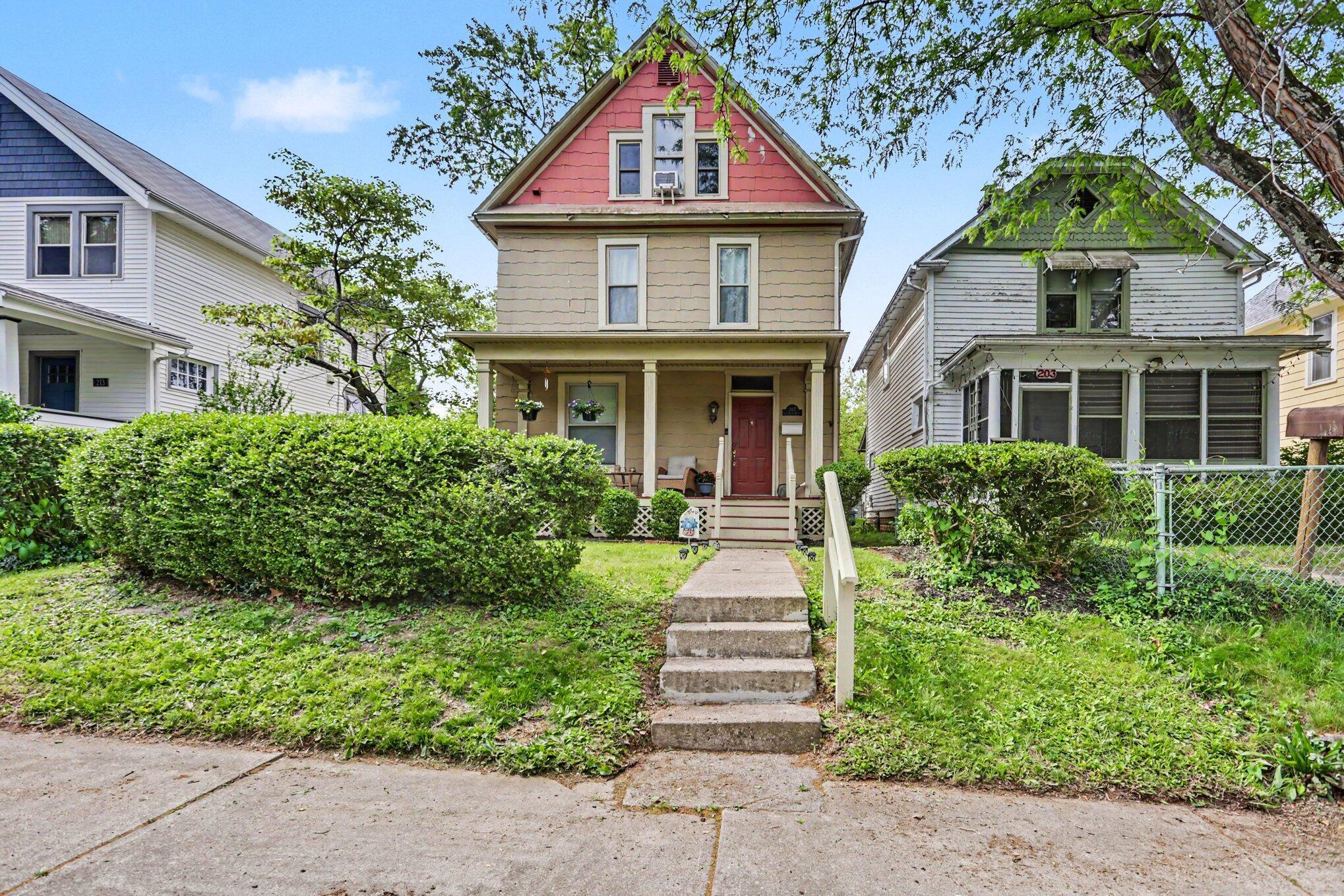 207 E Blake Avenue