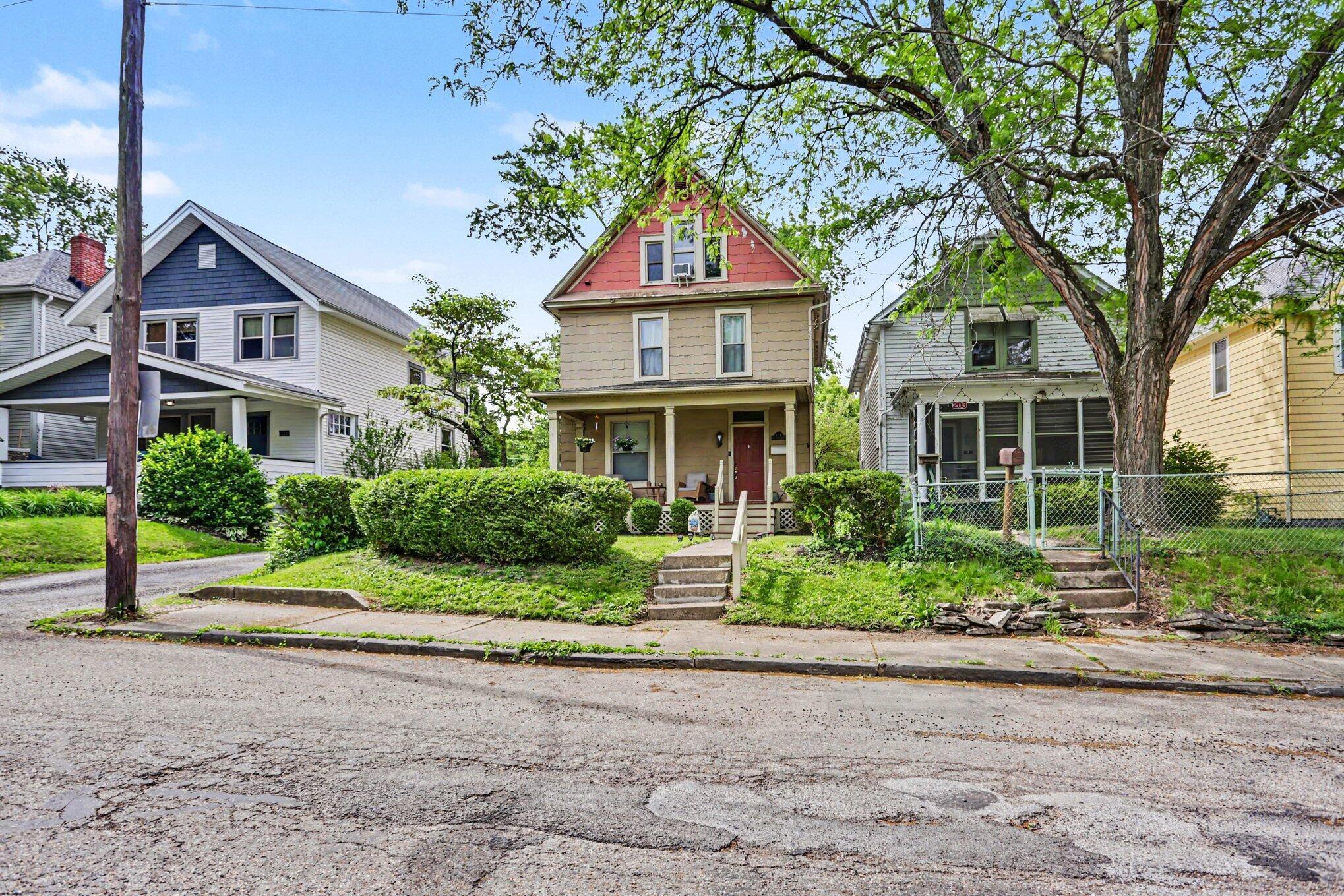 207 E Blake Avenue