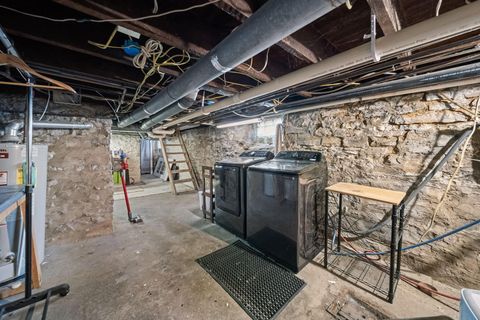 Tiny photo for 116 Hanford Street, Columbus, OH 43206 (MLS # 225037573)