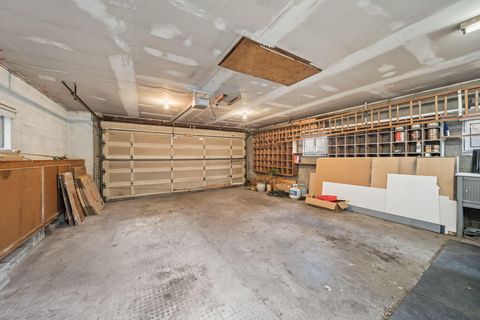 Tiny photo for 116 Hanford Street, Columbus, OH 43206 (MLS # 225037573)