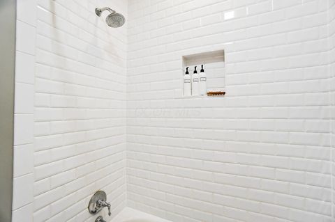 Tiny photo for 7126 Wilton Chase, Dublin, OH 43017 (MLS # 225045120)