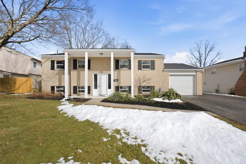 Photo of 258 Rocky Fork Drive S, Columbus, OH 43230 (MLS # 226004464)