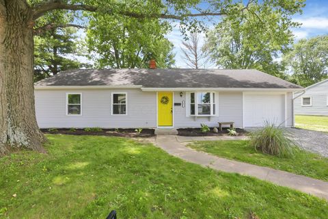 Photo of 201 E Dorchester Drive, Baltimore, OH 43105 (MLS # 226021636)