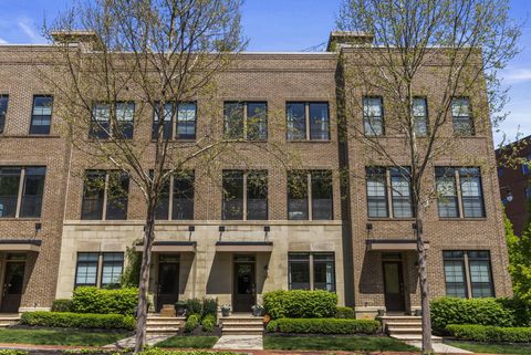 Photo of 884 Burr Avenue 20 #20, Grandview, OH 43212 (MLS # 226013345)