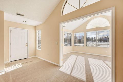 Tiny photo for 3731 Stoneway Point, Powell, OH 43065 (MLS # 225044900)