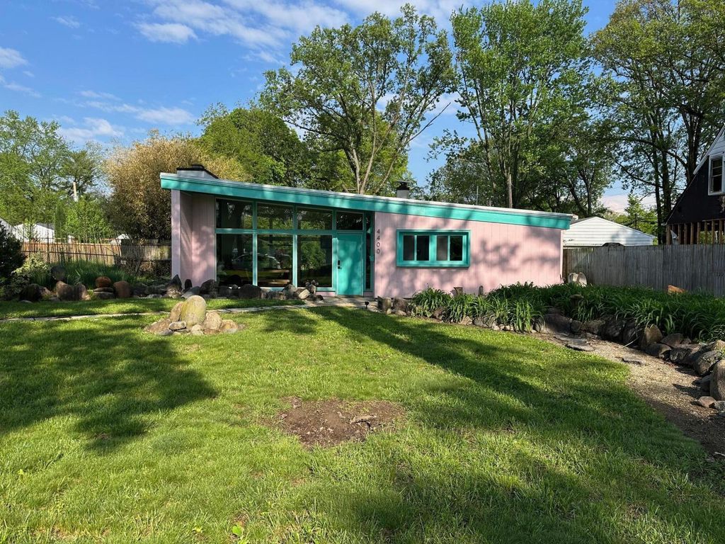 Photo of 4400 Glenmawr Avenue, Columbus, OH 43224 (MLS # 226014661)