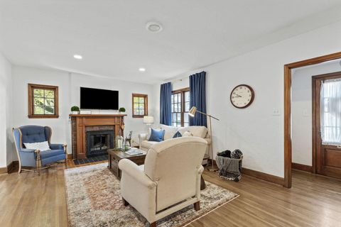 Tiny photo for 27 Woodland Avenue, Delaware, OH 43015 (MLS # 226002299)