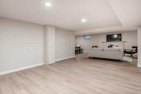 Tiny photo for 1909 Inchcliff Road, Columbus, OH 43221 (MLS # 225039554)