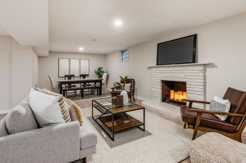 Tiny photo for 1909 Inchcliff Road, Columbus, OH 43221 (MLS # 225039554)
