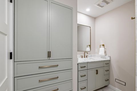 Tiny photo for 1909 Inchcliff Road, Columbus, OH 43221 (MLS # 225039554)