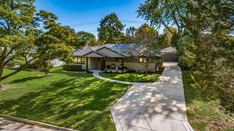 Tiny photo for 1909 Inchcliff Road, Columbus, OH 43221 (MLS # 225039554)
