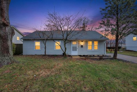 Photo of 394 Banbury Drive, Columbus, OH 43230 (MLS # 226006717)