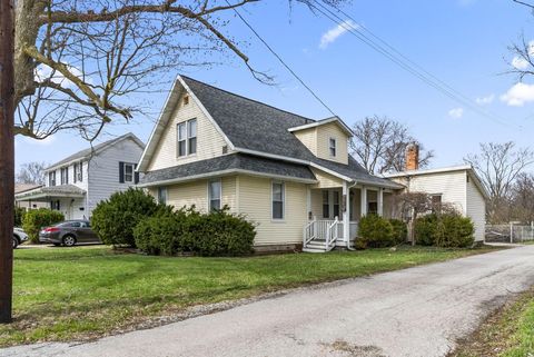 Photo of 602 Washington Street, Findlay, OH 45840 (MLS # 226008726)