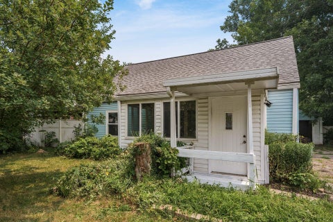 Photo of 982 Colgate Road, Whitehall, OH 43213 (MLS # 226026976)