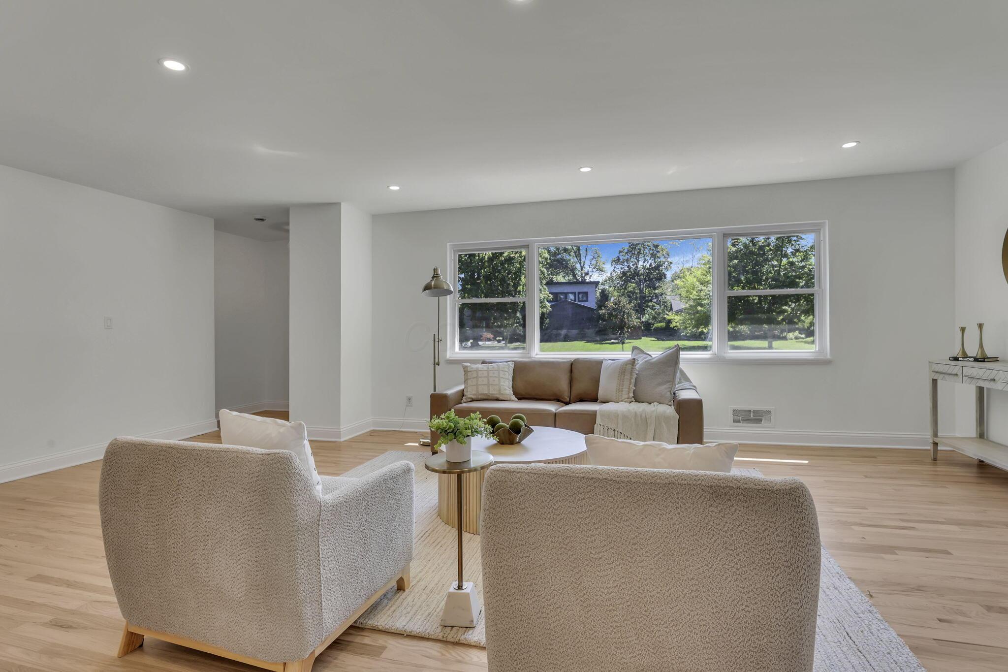 Columbus, Ohio 43220, United States, 4 Bedrooms Bedrooms, ,3 BathroomsBathrooms,Residential,Active,181106