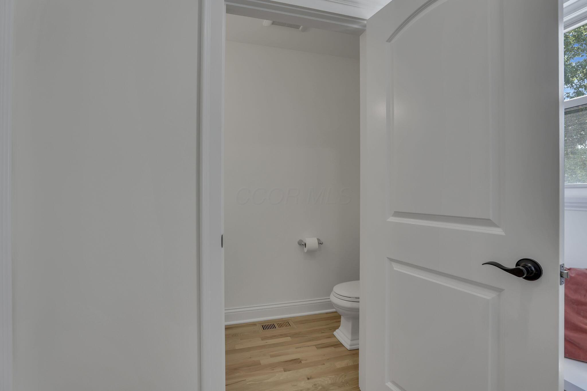 Columbus, Ohio 43220, United States, 4 Bedrooms Bedrooms, ,3 BathroomsBathrooms,Residential,Active,181106