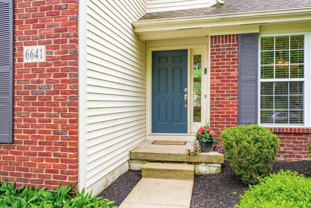 Photo of 6641 Wisteria Circle, Dublin, OH 43016 (MLS # 226016823)