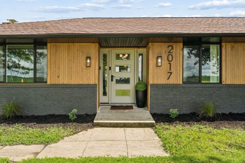 Photo of 2017 Hazelton-Etna Road SW, Pataskala, OH 43062 (MLS # 226031902)