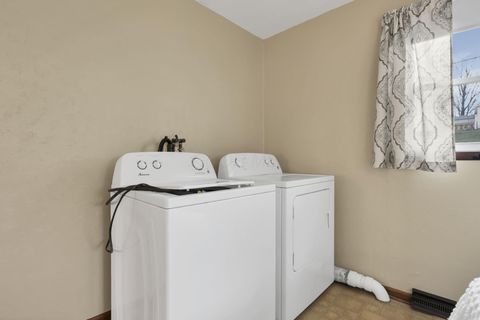 Tiny photo for 206 Summit Road, Thornville, OH 43076 (MLS # 226000568)