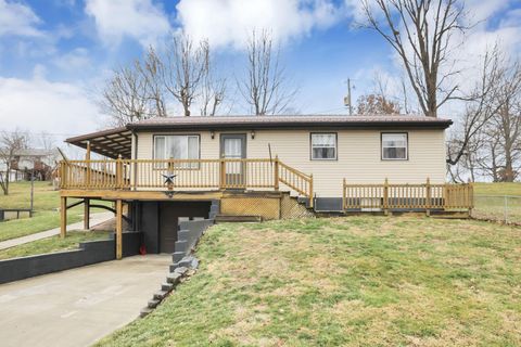 Photo of 206 Summit Road, Thornville, OH 43076 (MLS # 226000568)