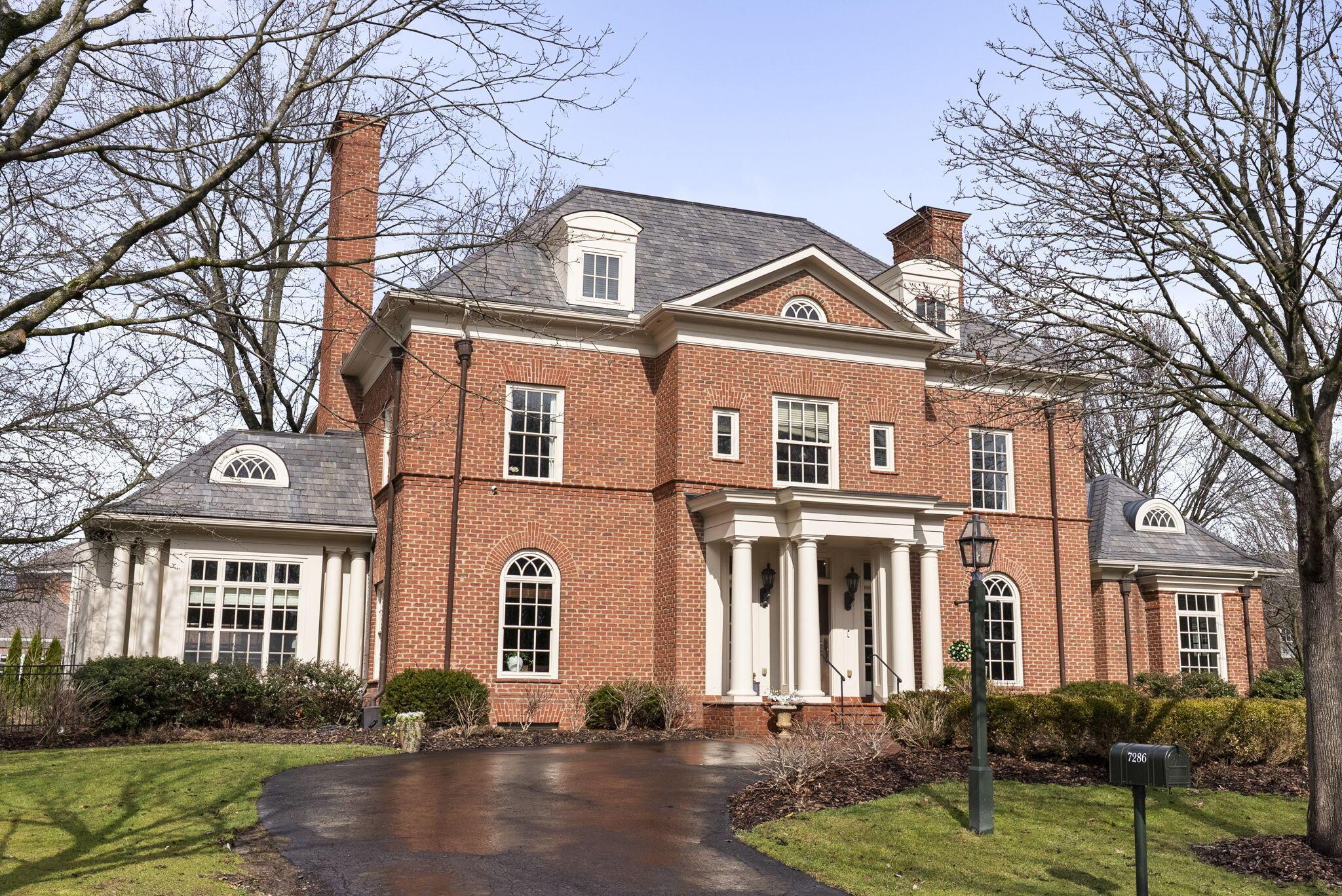 7286 Lambton Green N