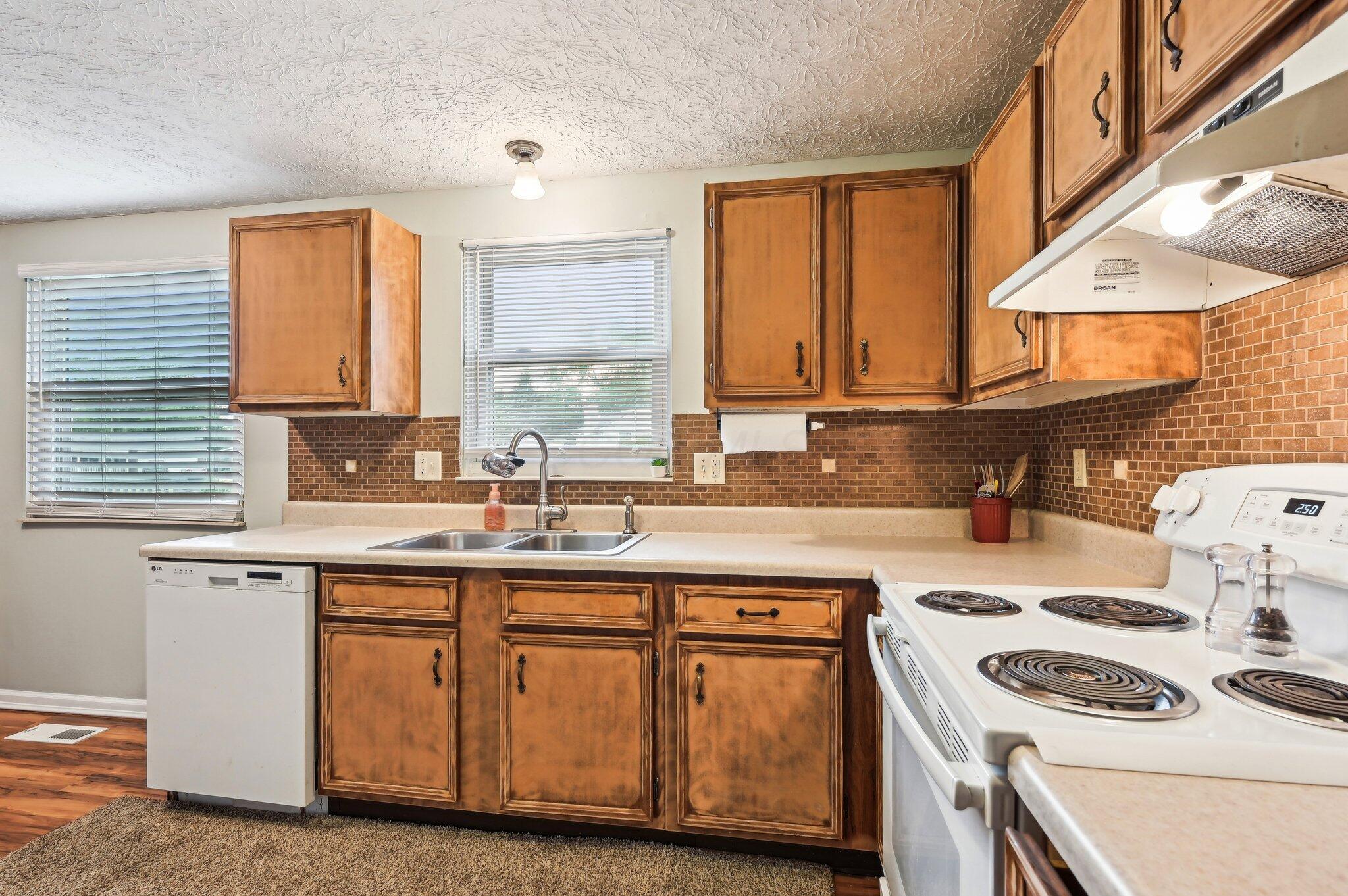 6588 Ethan Drive, Reynoldsburg, Ohio image 10