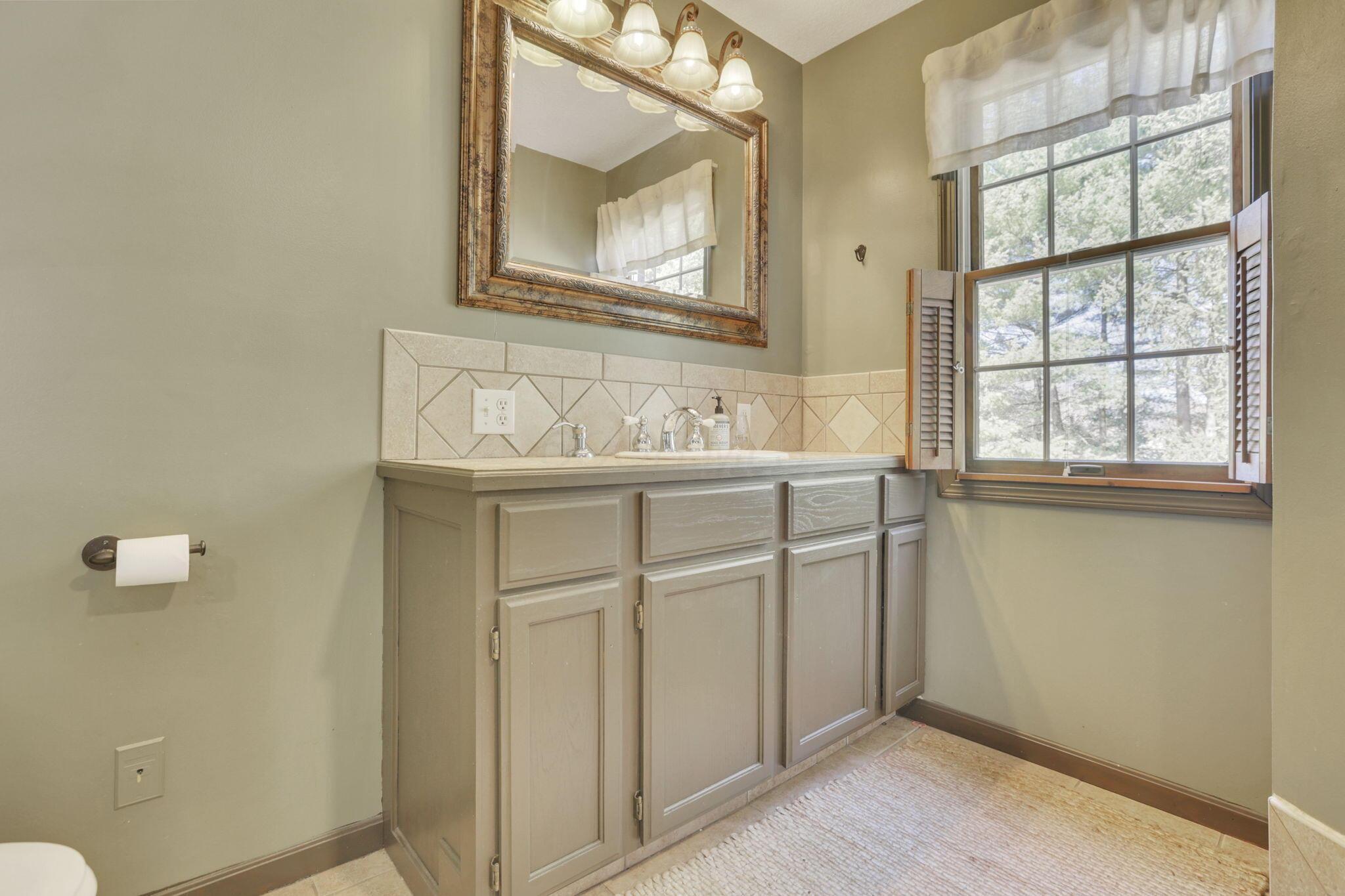 9565 Rainrock Road, Newark, Ohio image 40