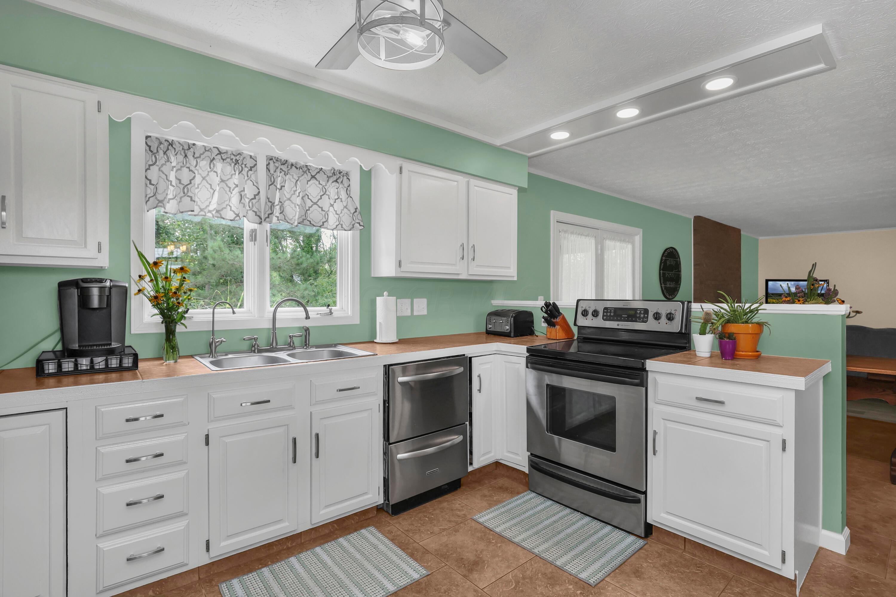 1060 S Watkins Road, Alexandria, Ohio image 4